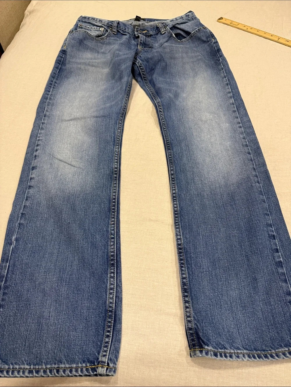 Men’s Banana Republic Vintage Straight Jeans 33 x 32 medium wash denim
